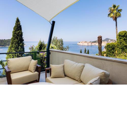 Villa B with Old town & sea view