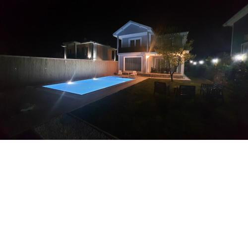 Villa Basaran, Private Villa with Large Heated Swimming Pool in Sapanca