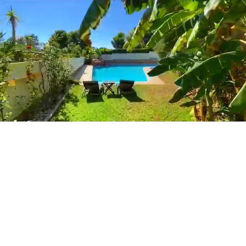 VILLA Bed and Breakfast - kitchen, Pool, Barbecue and Large garden