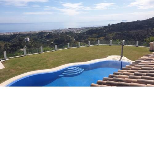 Villa Bellagio with sea views, paddle court, putting green, bar