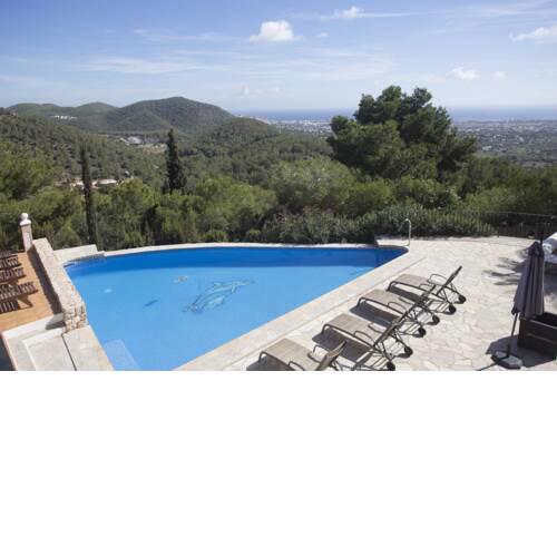 Villa Bellavista has stunning views and a private infinity pool