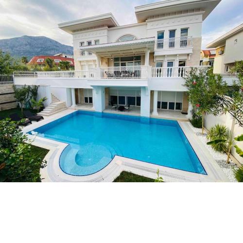 Villa Beren , 300 mt denize , ultra lux triplex villa