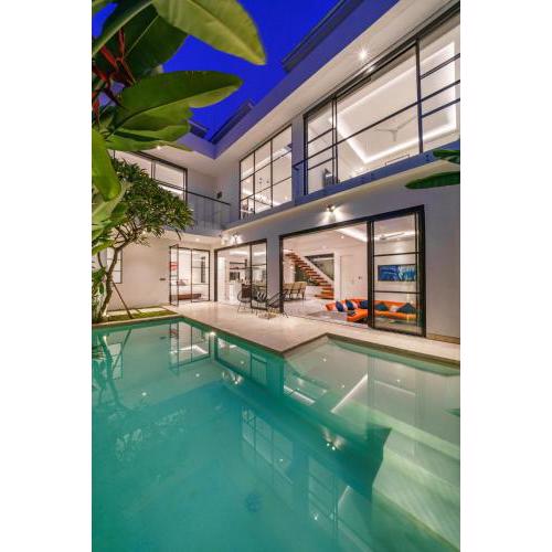 Villa Blue Water - NEW! Majestic & Luxurious 3BR Villa in Seminyak