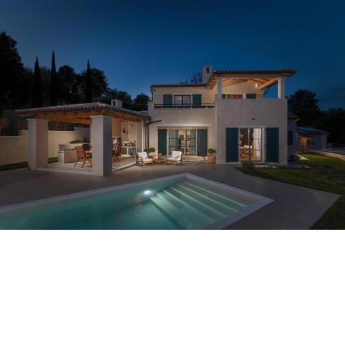 Villa Bora with Sauna and Heated Pool
