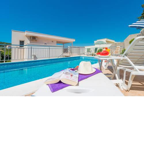 Villa Borna Apartments