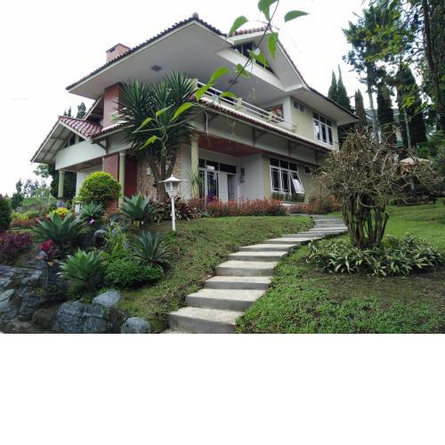 Villa Bougenvile Lembang Asri