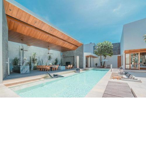 Villa Boya - 6BR luxury oasis in Central Berawa