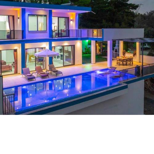 Villa Boz