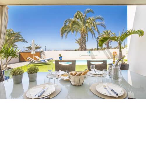 Villa Caletas Teguise - A Wonderful 5 Bedroom Villa - Perfect For A Large Group