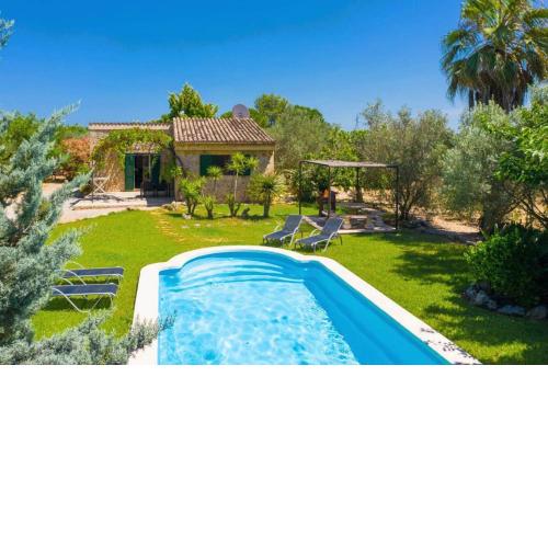 Villa Can Canaveret by Villa Plus