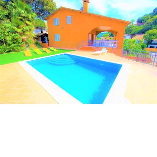 Villa Canyelles 8 pax - Vacances & Villas Lloret