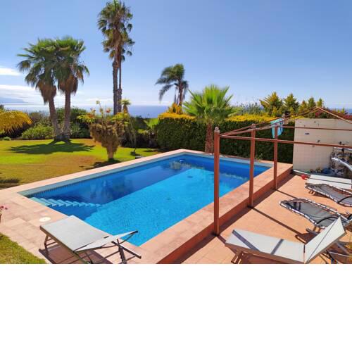 Villa Carioca - with private pool, marvelous garden and amazing ocean view