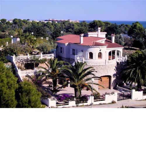 –Villa Carrer del Pins