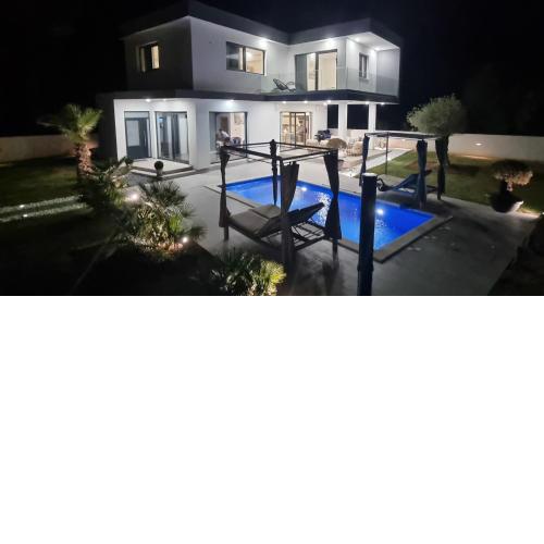 Villa Casa del Sol - Green and peaceful oasis with private pool and parking - 15min from sea