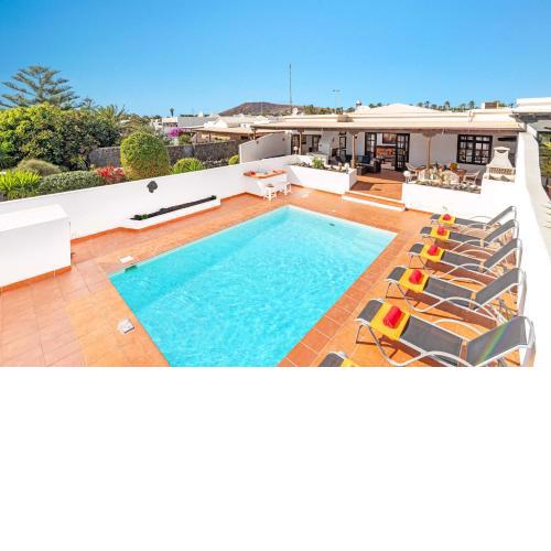Villa Cielos by Villa Plus