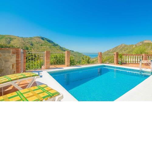 Villa con piscina privado en paraje natural unico