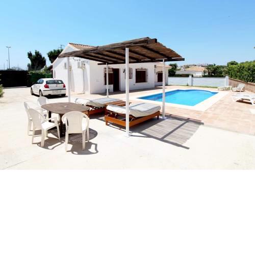 Villa con piscina y barbacoa. Villa Maria.