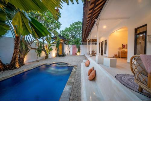 Villa Dadirri - brand new - in the heart of Seminyak - walking distance from restaurants, bars and beach - perfect location