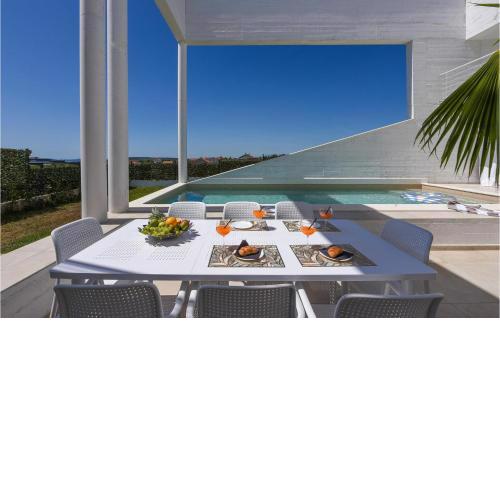 Villa Dante Debeljak