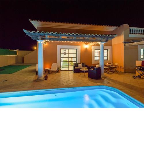 VILLA DE LUJO EN CORRALEJO