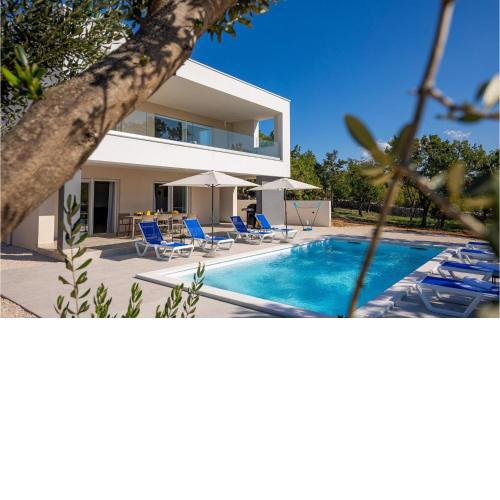 Villa Deep Green