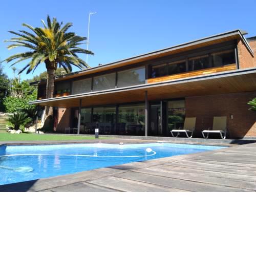 VILLA DEL BOSQUE