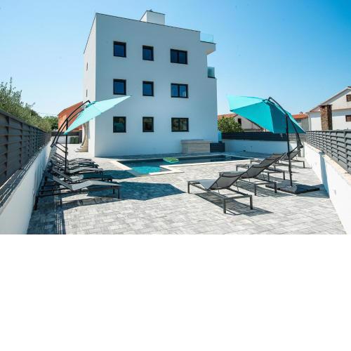 Villa Div with heated pool Apartment No 2