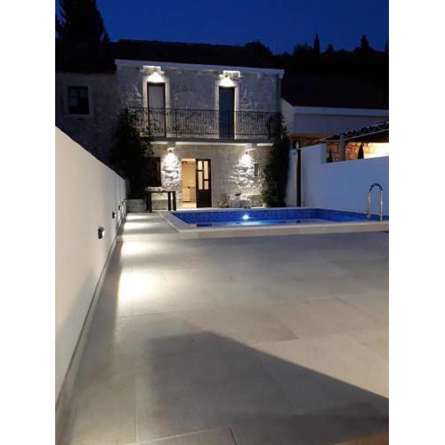 Villa Dragi, villa with pool and big terrace, sea view, peacfully and quite