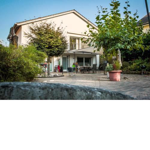 Villa Dragona Dufti-Kuss Gästehaus im Herzen von Rees