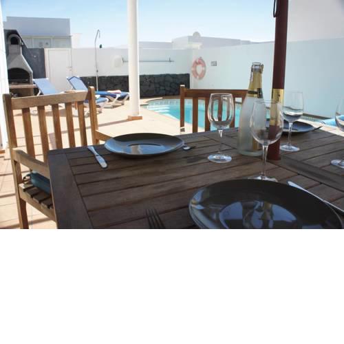 Villa Elaine - Central Costa Teguise