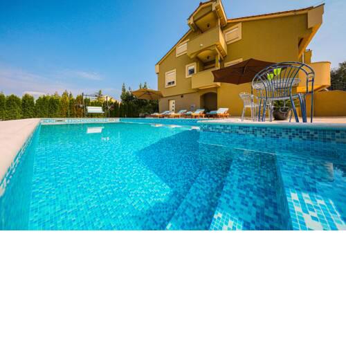 Villa Eleganza With Pool For 9 Guests , Zadar