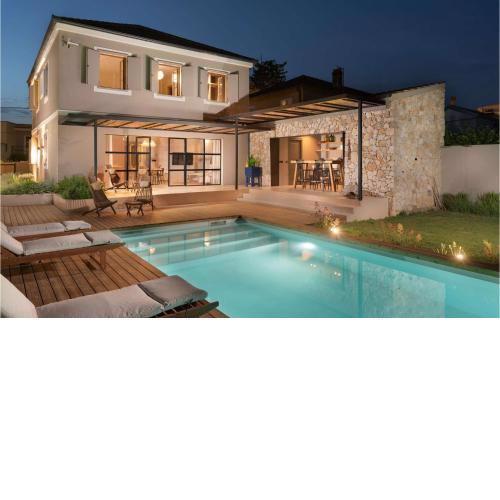 Villa Em