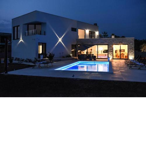 Villa EmMa Istria with sea view, pool heating and underfloor heating