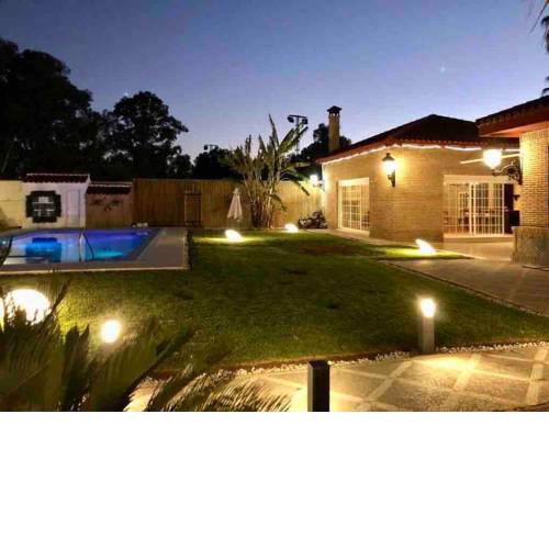 Villa en Sevilla, cerca de Carmona y Aeropuerto