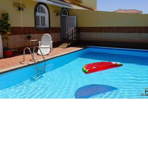 Villa en Soneland con BBQ y Piscina