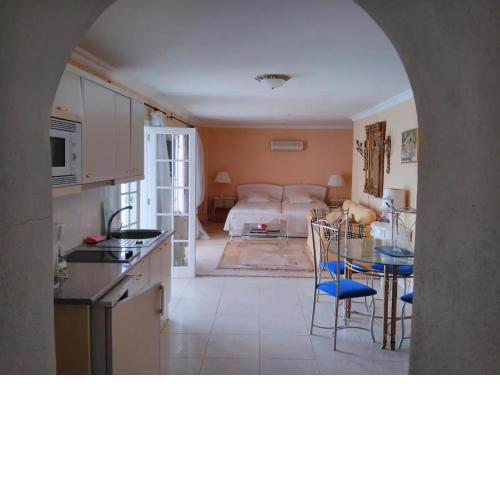 Villa Famosa 1