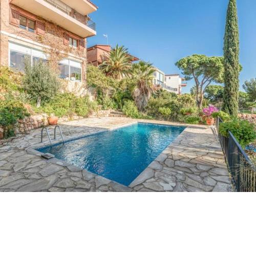 VILLA FLORES 8 personas LLORET DE MAR