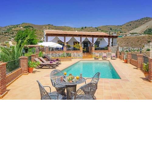 Villa Flores At Home