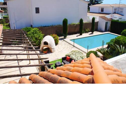 Villa for 8 people with private pool