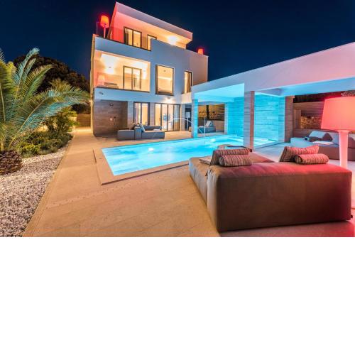Villa Four Seasons Vrsi Beachfront