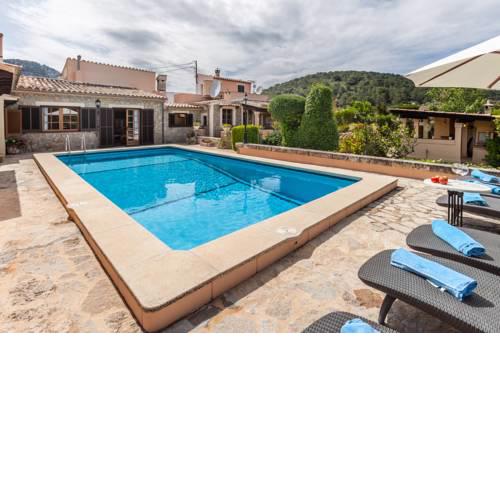 Villa Fullos