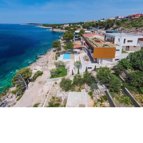 Villa Gloss