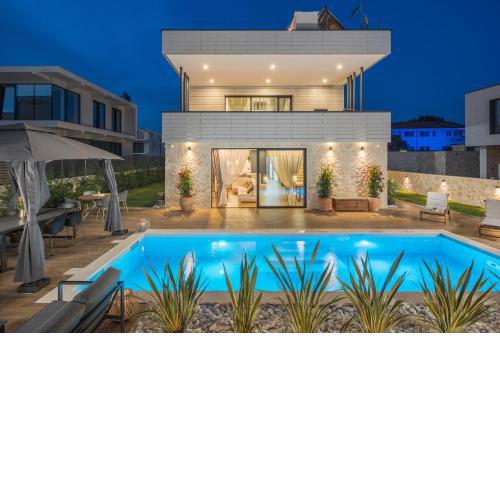 Villa Golden Shine