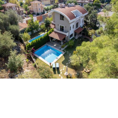 Villa Grass 2 Daily Weekly Rentals