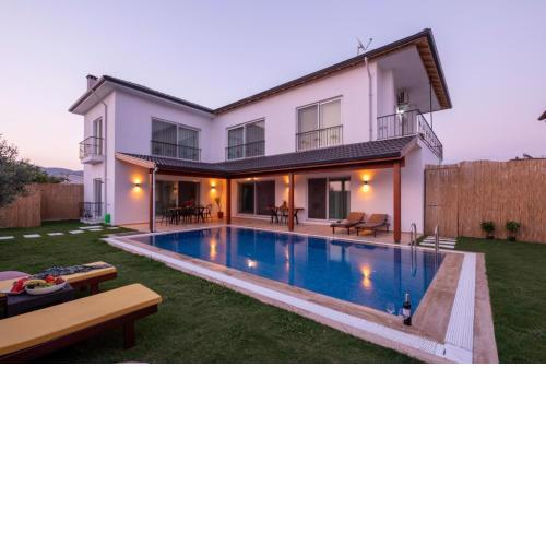 Villa Gülsever 5+2 12 Kişilik