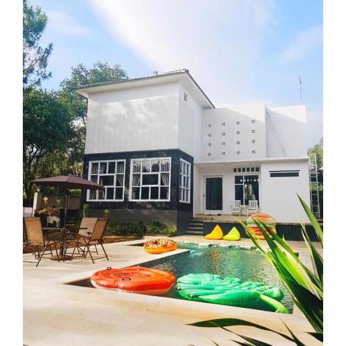 Villa Herrera Puncak