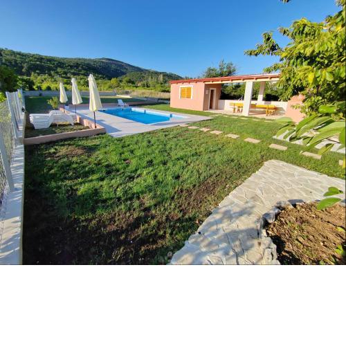 Villa Hirundinidae