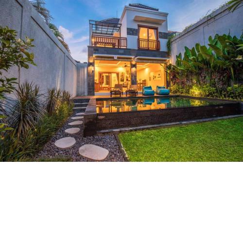 Villa Hitam Putih Legian Bali