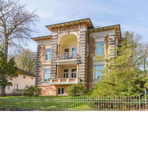 Villa Ikarus