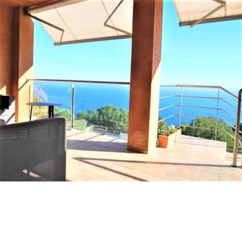 Villa in Begur Sleeps 8 includes Swimming pool and Air Con
